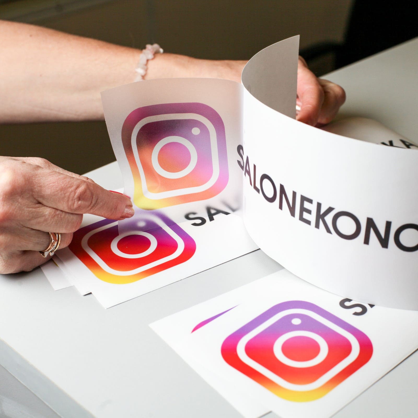 наклейка с ником в инстаграме