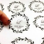 наклейка с логотипом