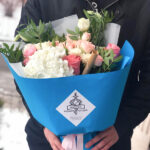 наклейка с логотипом